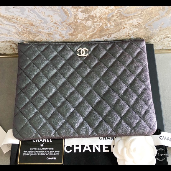 Chanel Iridescent Medium O CC Caviar LeatherClutch - Picture 4 of 8